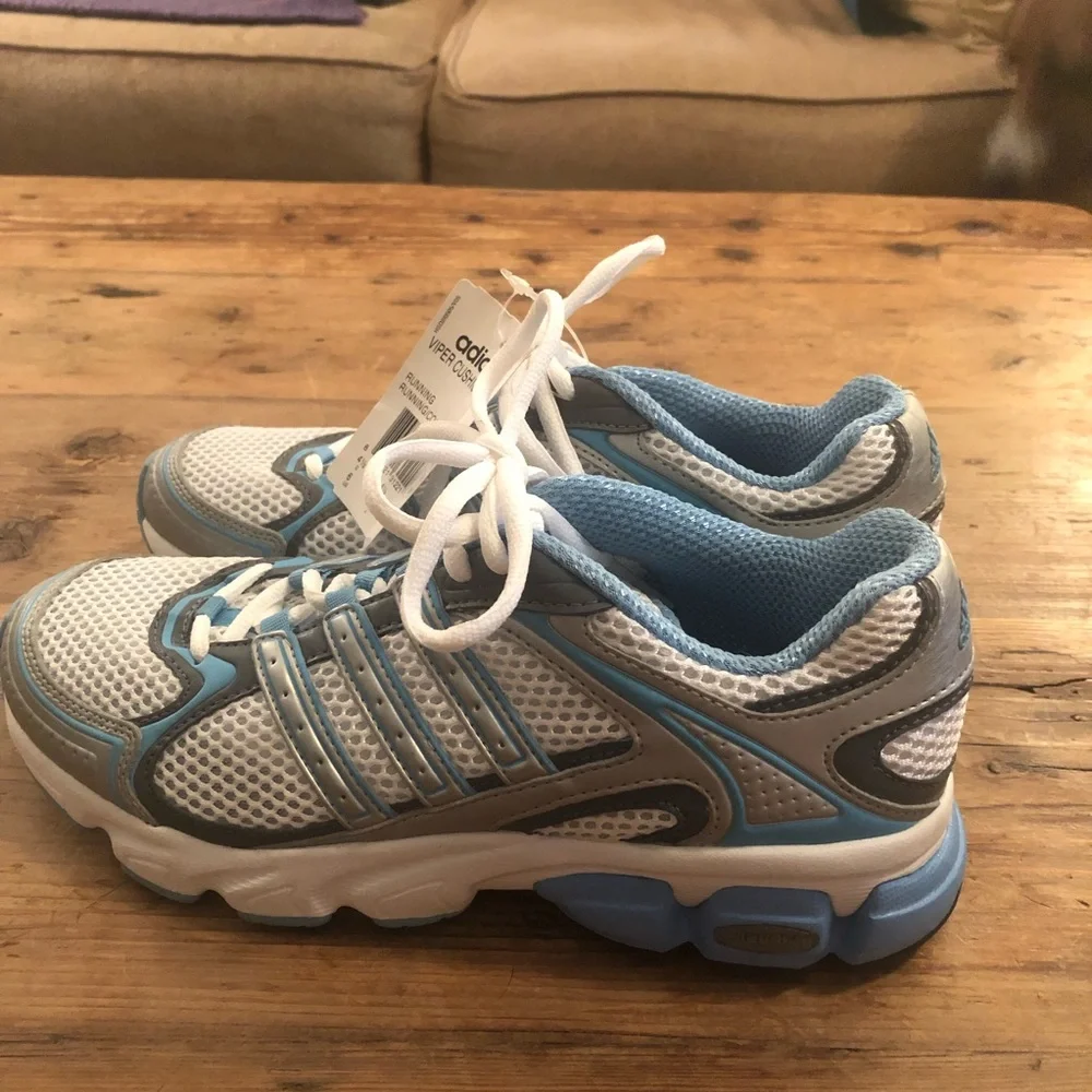 NWT Adidas Light Blue Viper Cushion Running Shoe, Size 6
